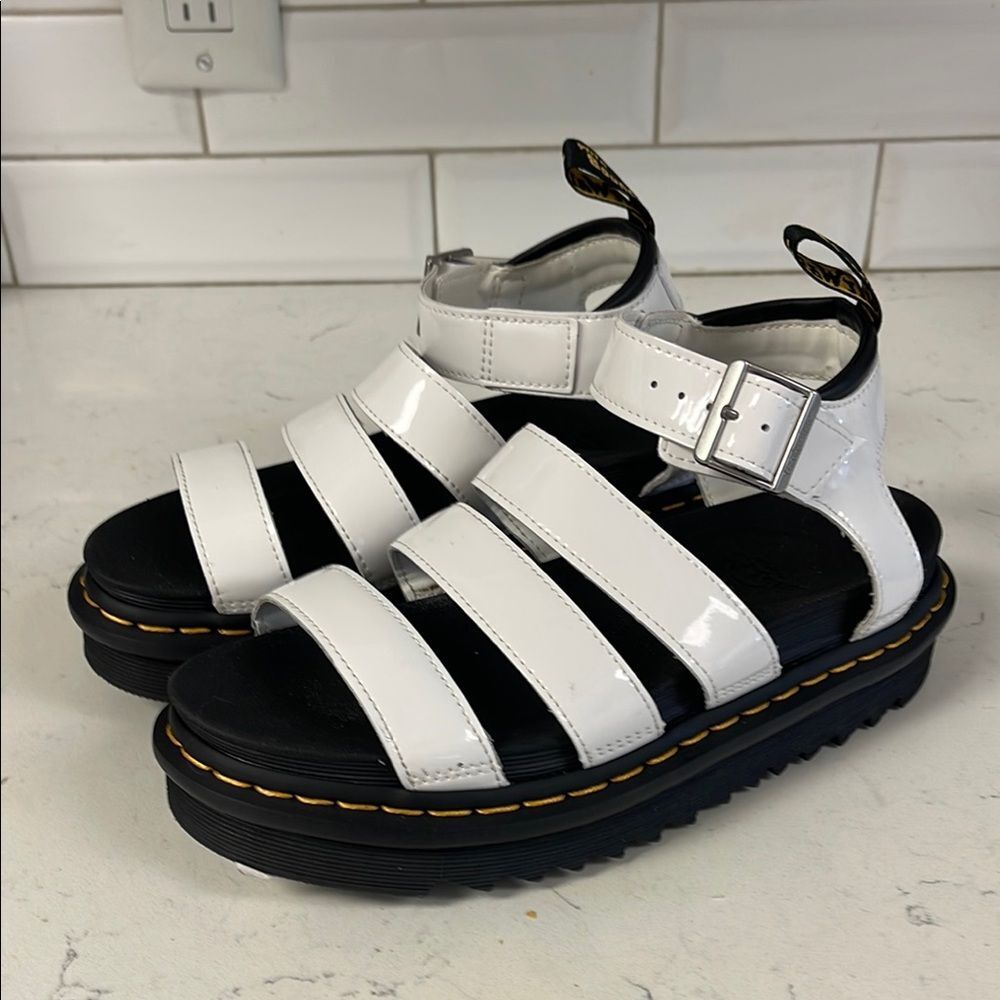 DR. Marten’s BLAIRE White HYDRO Synthetic LEATHER STRAP SANDALS Size 7